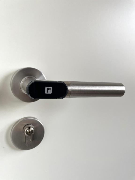 Smartes Türschloss am Zimmer