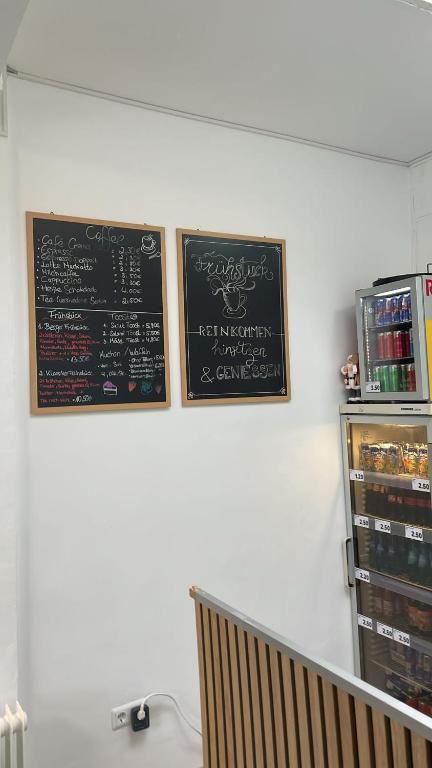 Frühstückstafel mit Tagesangebot
